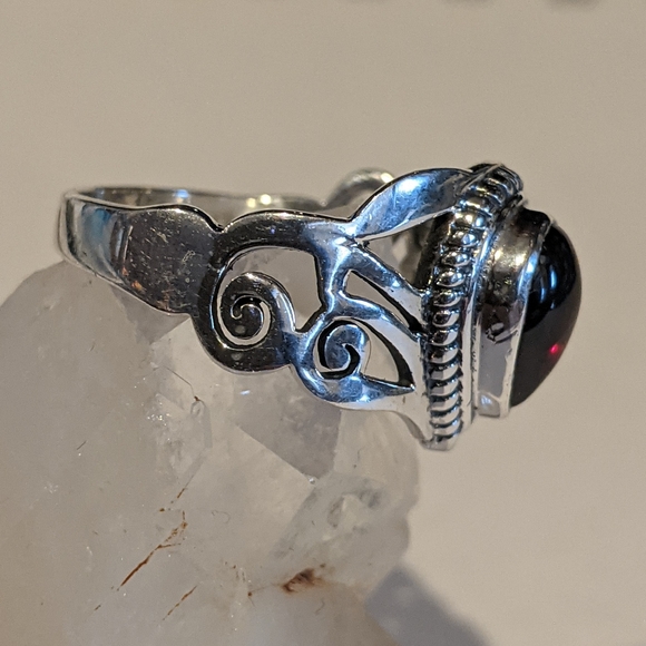 Natural Red Garnet, 925 Silver Ring, size 8 - Picture 6 of 9